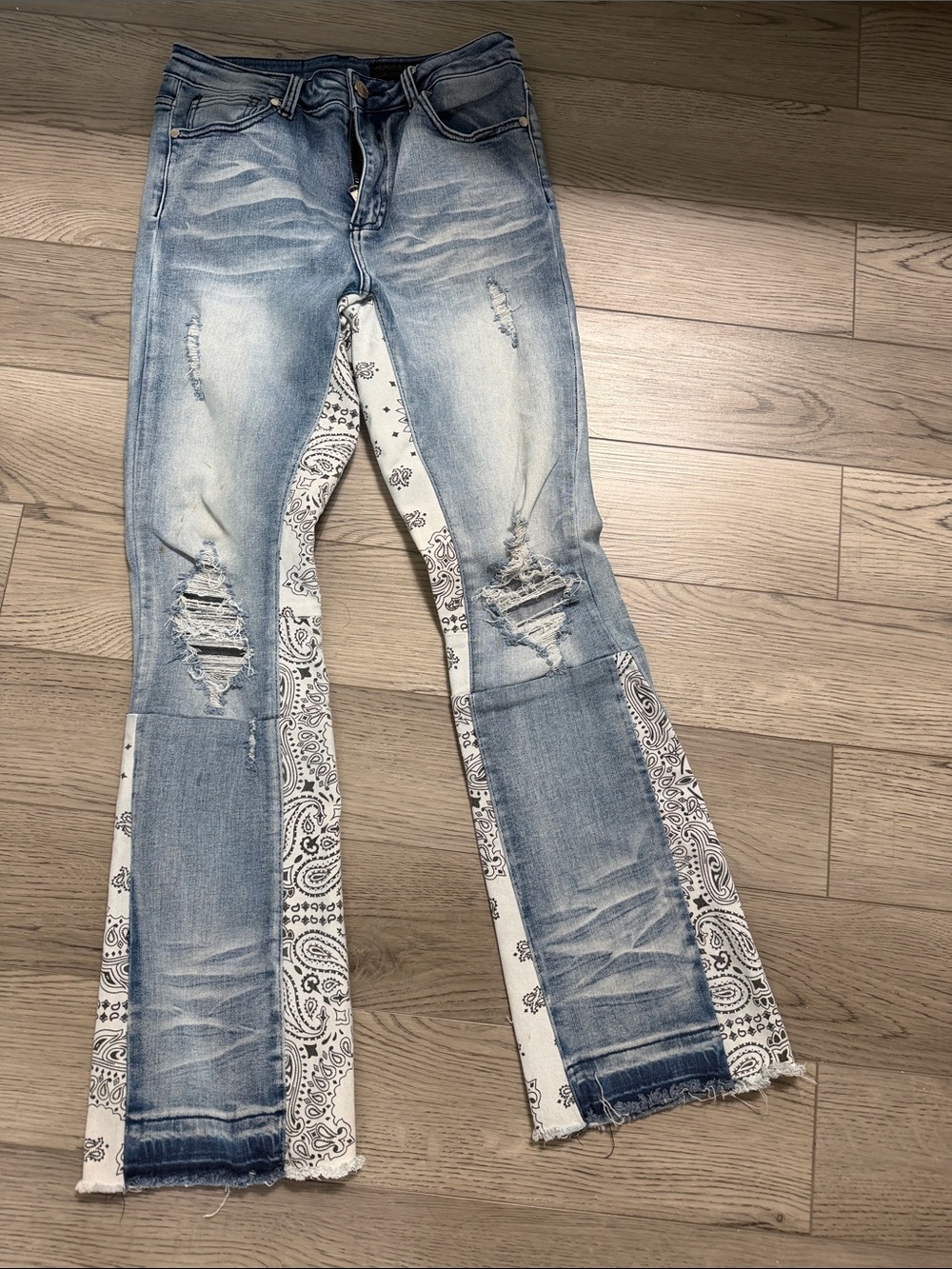 Rockstar Original Light Wash Distressed Flare Jeans with Bandana Inset. Size L.